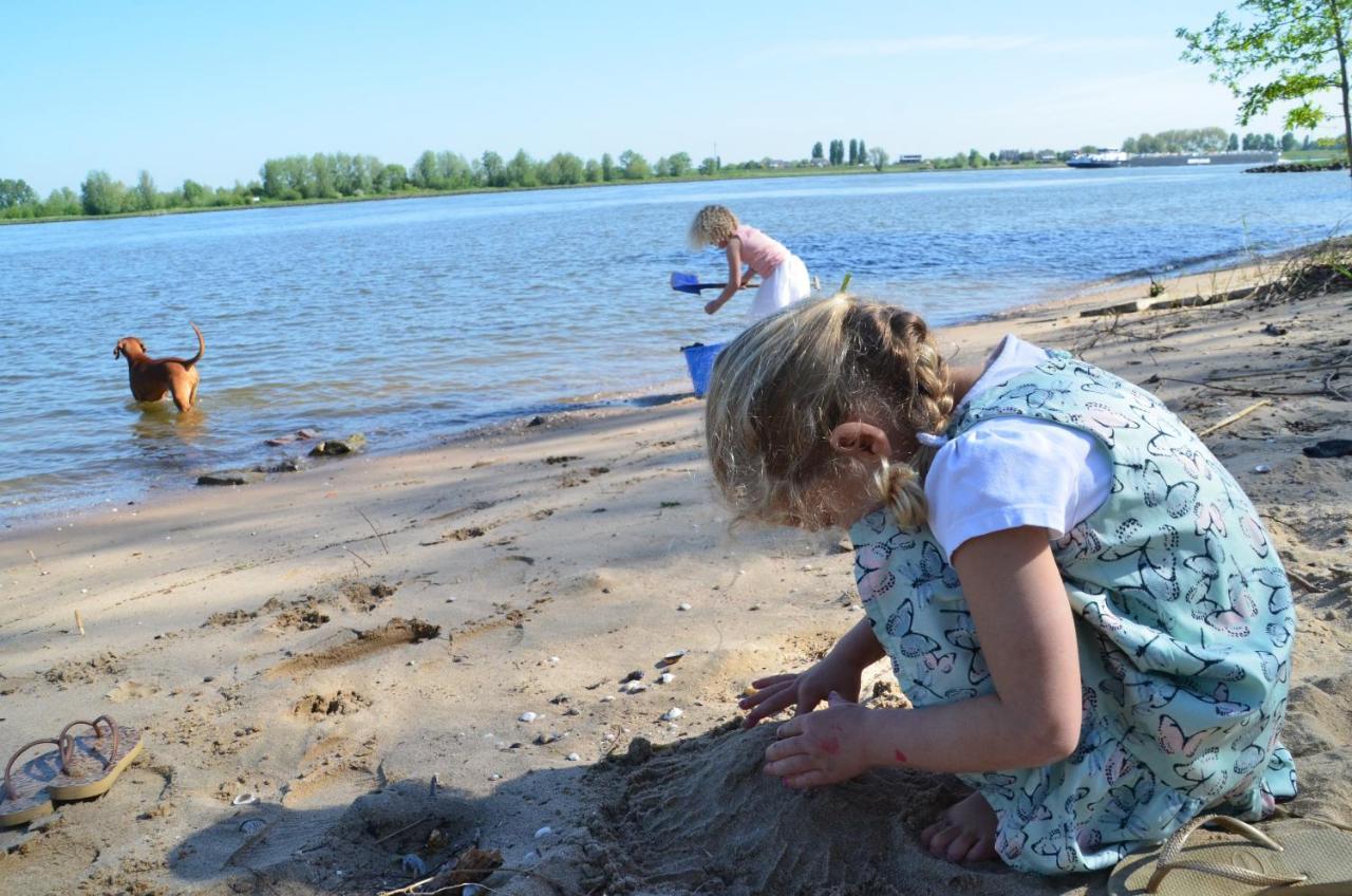 B&B Het Huijsje Woudrichem Luaran gambar